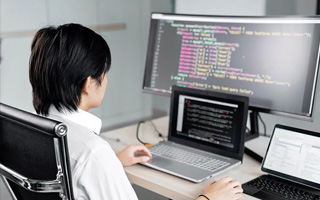 延安 ,php声明和调用变量的符号是什么？